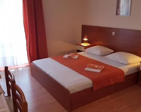 Apartment Kristinka Gujinovic *